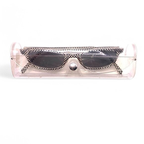 Sammann Black & White Rectangle Sunglasses With +2.0 Magnification & Clear Case - Picture 2 of 8